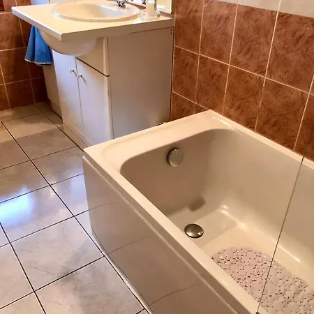 Chez Marie : Les Pyrenees A Portee De Vue * Garravet