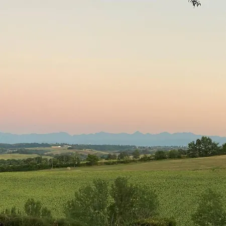 Chez Marie : Les Pyrenees A Portee De Vue בית נופש Garravet