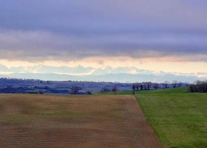 Chez Marie : Les Pyrénées à Portée De Vue Hébergement de vacances *