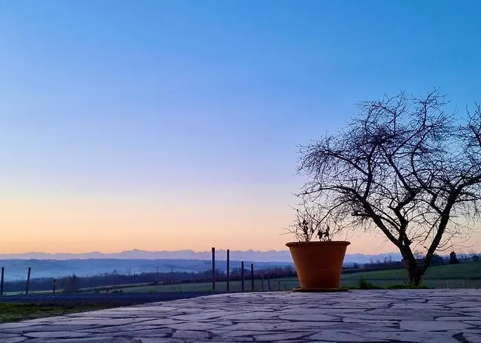 Chez Marie : Les Pyrénées à Portée De Vue Hébergement de vacances *